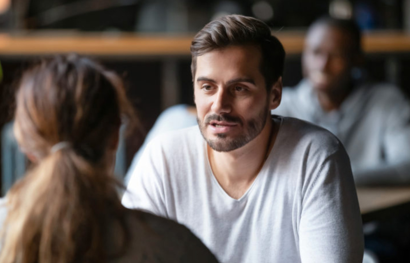 別れたのに連絡をしてくる既婚者男性の心理!これって復縁したいサイン?